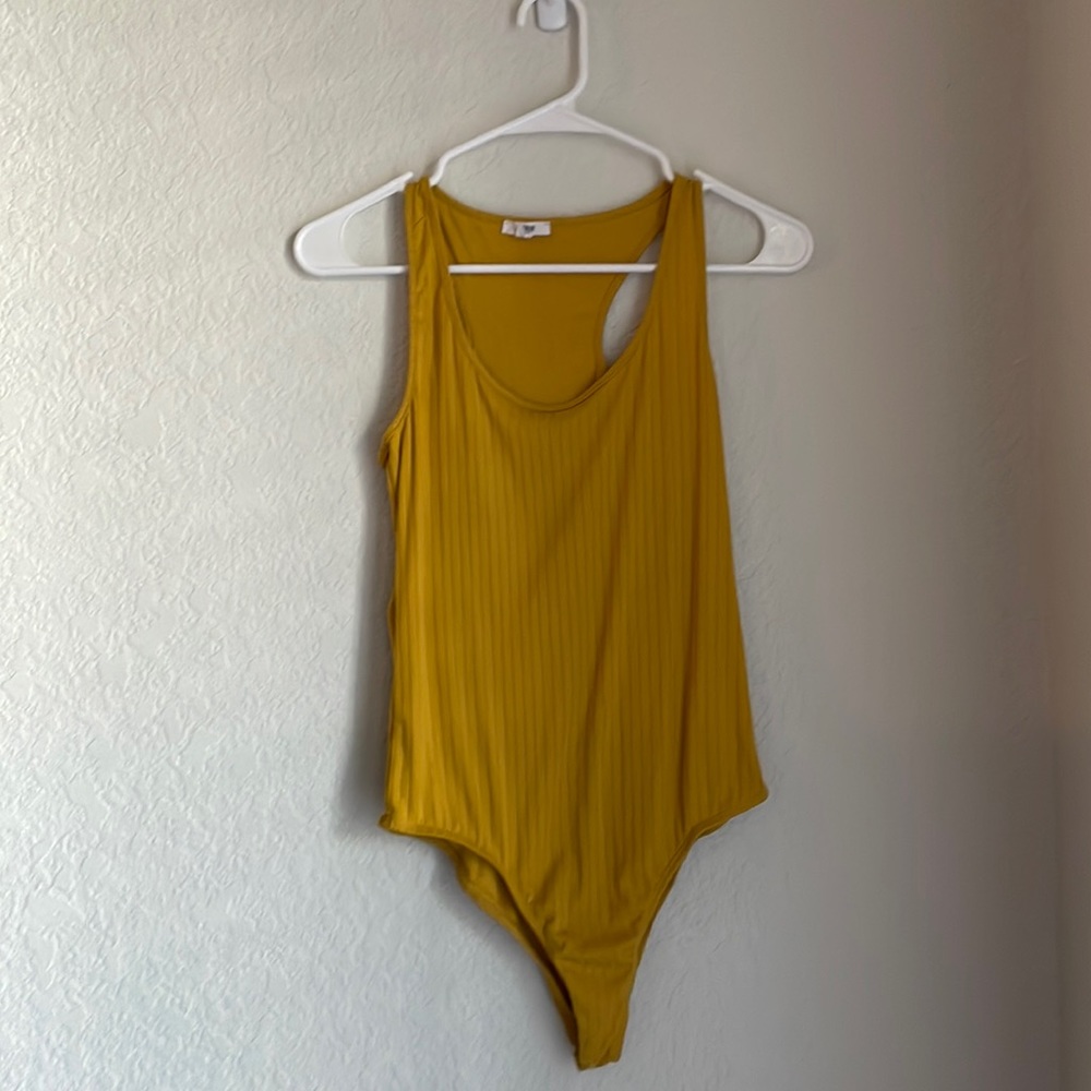 MUSTARD COLORED LARGE BODYSUIT